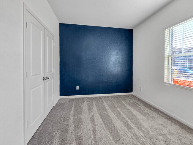 Building Photo - ***Move-in Special*** Move in by January 15,2026 and receive $500 off on second month’s rent!