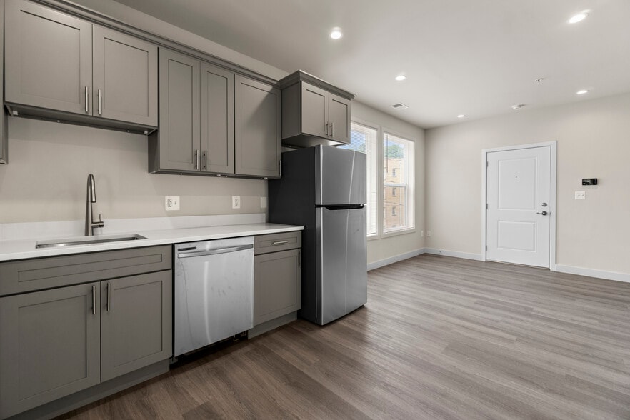 Building Photo - The Robinson Apartments – 1735 28th St SE