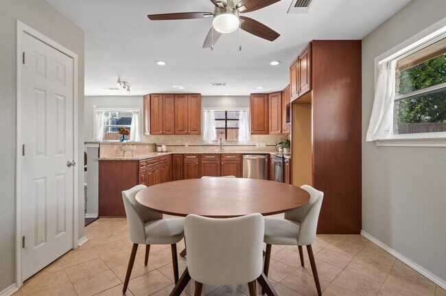 Building Photo - 20807 Boggy Ford Rd