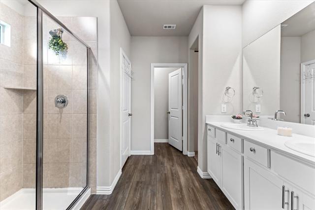 Building Photo - 2408 Buchanan Ln