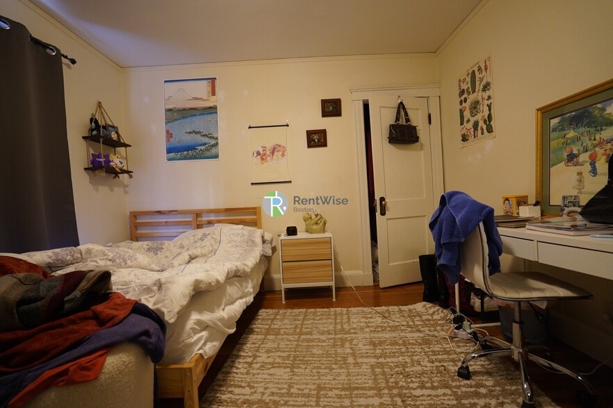 Building Photo - 22 Edison Ave