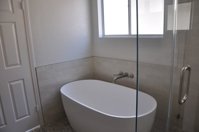 Primary Bathroom - 1713 Goodman Ave