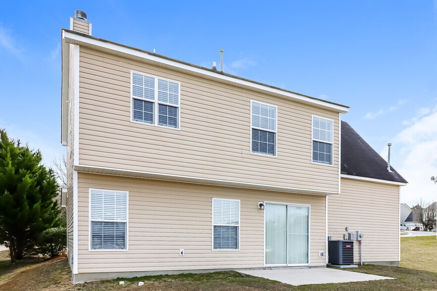 Building Photo - 1353 Bray Dr