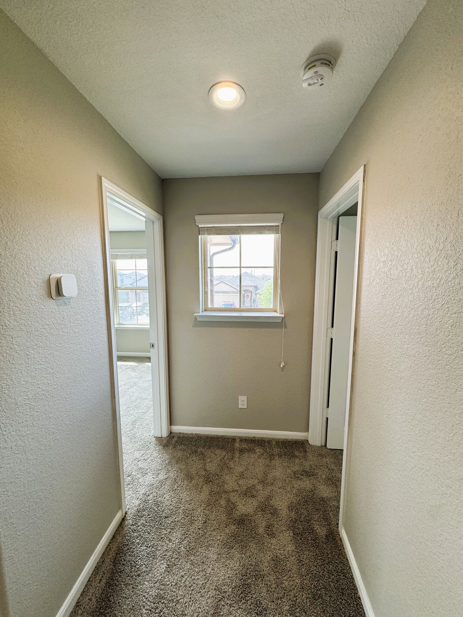 Building Photo - 615 Calm Ct