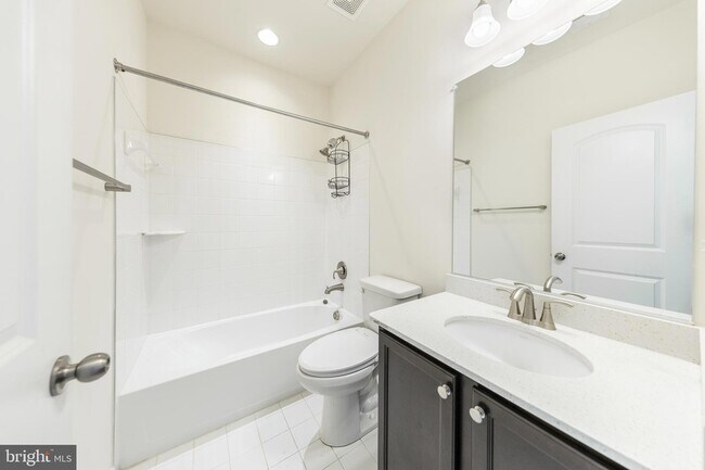 Building Photo - 7640 Knotting Hl Ln
