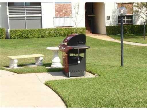 Building Photo - 22765 SW 66th Ave