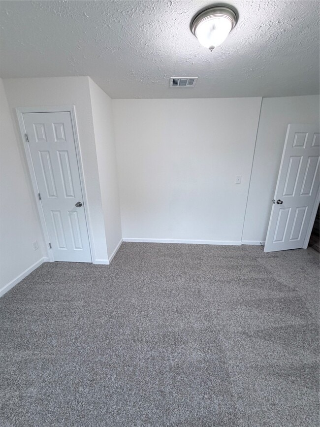 Building Photo - 5451 Oriole St