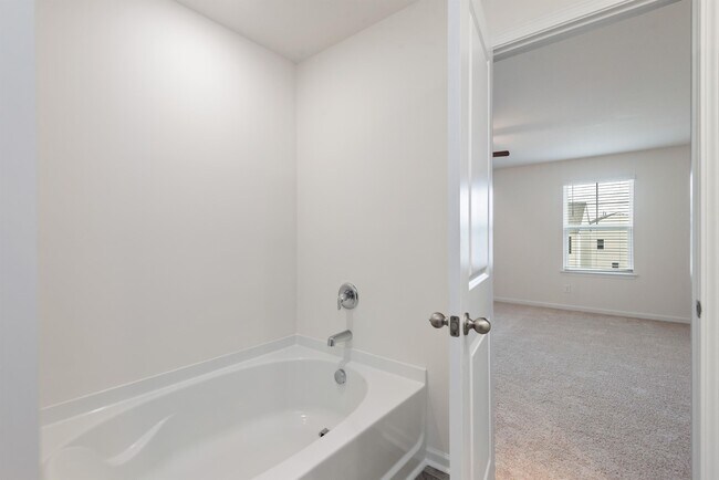 Building Photo - 5513 English Holly Wy