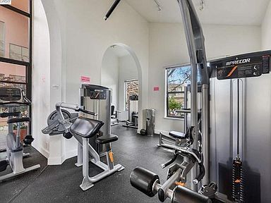 Building Photo - 39199 Guardino Dr