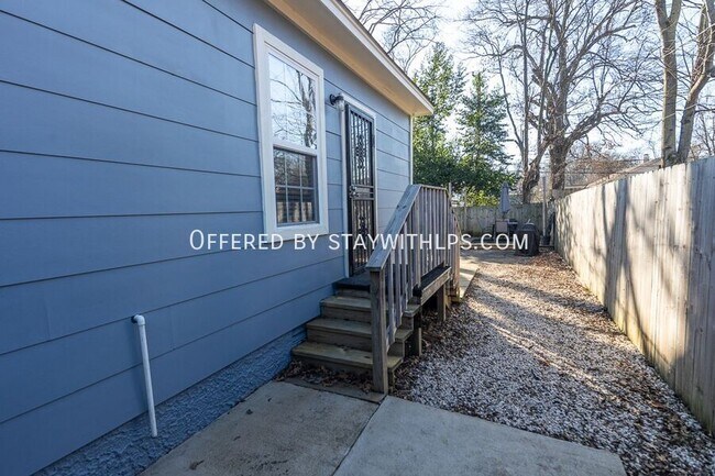 Building Photo - 1449 Lyndale Ave