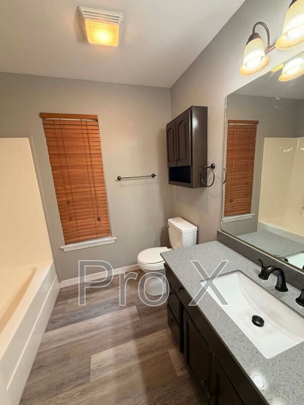 Building Photo - 2430 E Manitou St