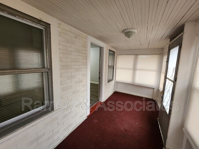 Building Photo - 1490 Clara Ave