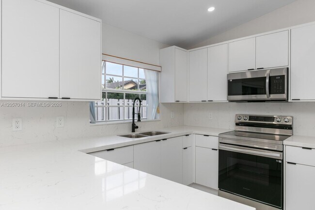 Building Photo - 1938 SW 137th Ct