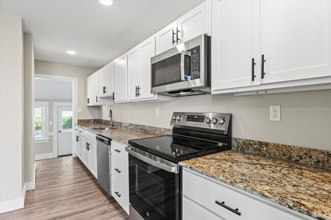 Building Photo - 378 S Mammoth Rd