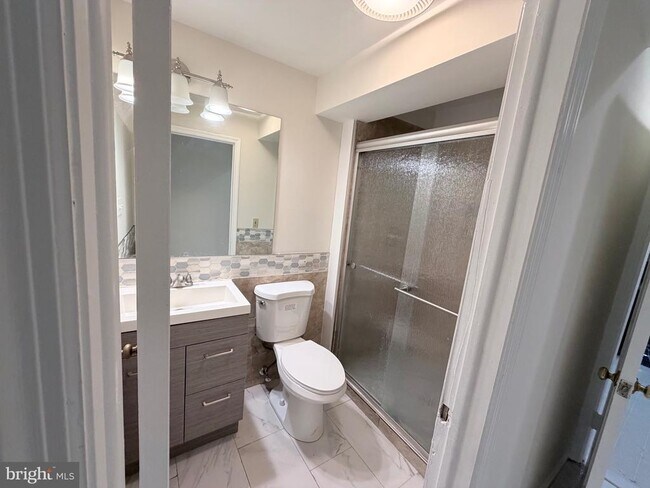 Building Photo - 5900 Parenham Way