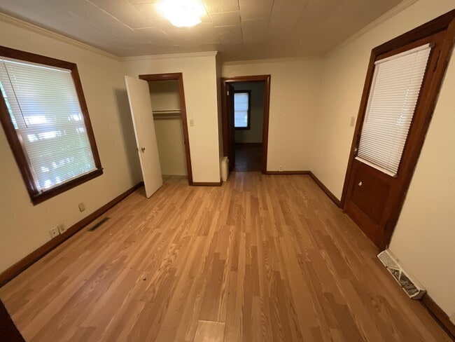 Building Photo - 28 St Mary Ave NW