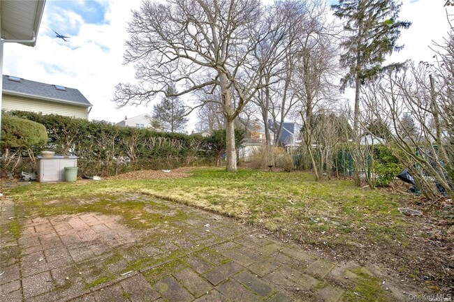 Building Photo - 207 Catherine Ave