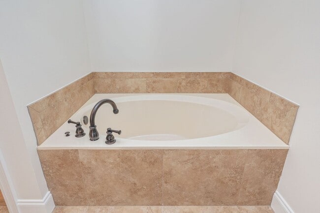 Building Photo - Swift Creek Preserve 5 Bedroom Beauty!