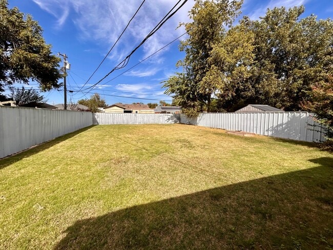 Building Photo - 2441 NW 32nd St