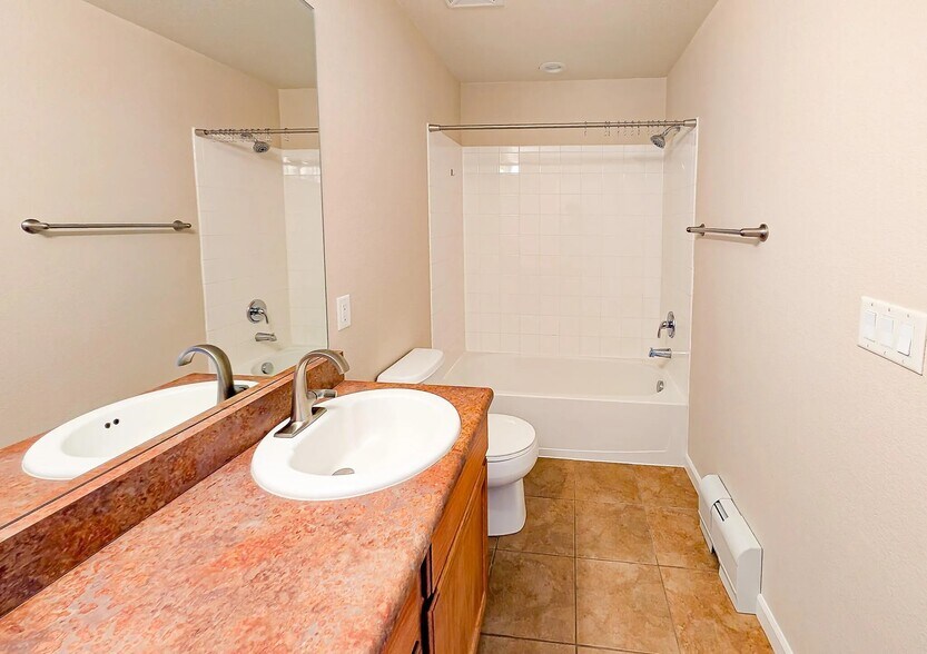 Master Bathroom - 612 River View Drive