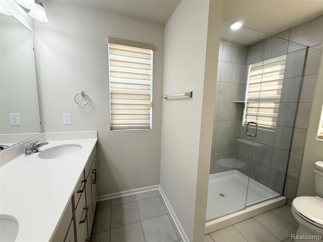 Building Photo - 359 N Sydney Ct