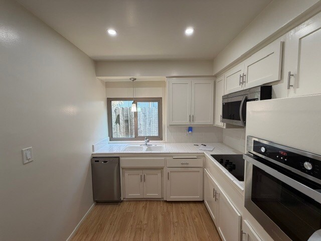 Building Photo - 1740 Huntington Dr