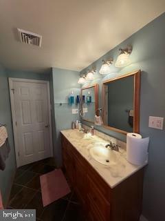 Building Photo - 346 W King St