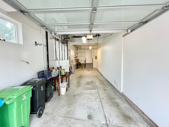 Building Photo - Prime Noe Valley 3 Level Condo w/2 car Garage, Rooftop Deck - Elizabeth @  San Jose