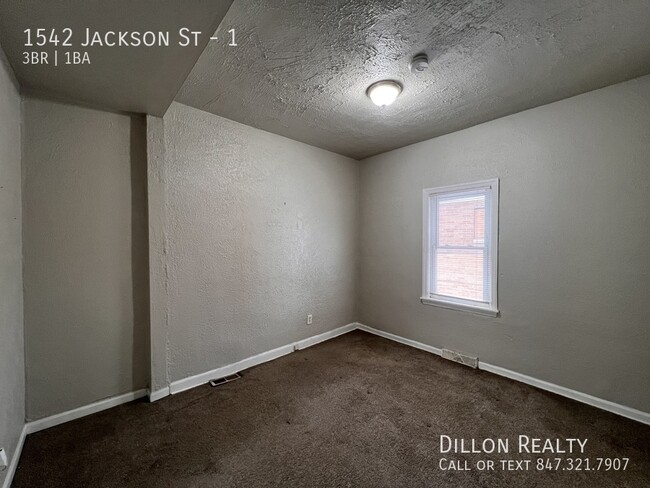 Building Photo - 1542 Jackson St