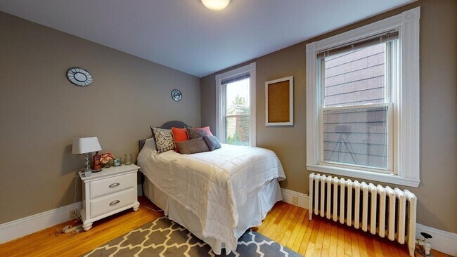 Building Photo - 38 Vinton St