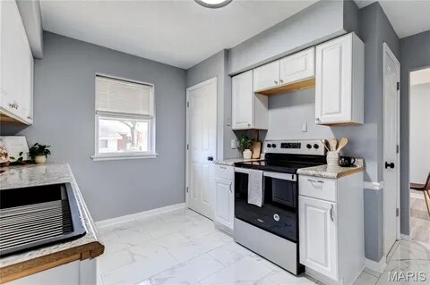 Building Photo - 9427 Yorktown Dr