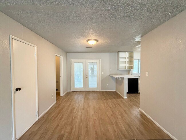 Building Photo - 2908 S 132nd E Ave