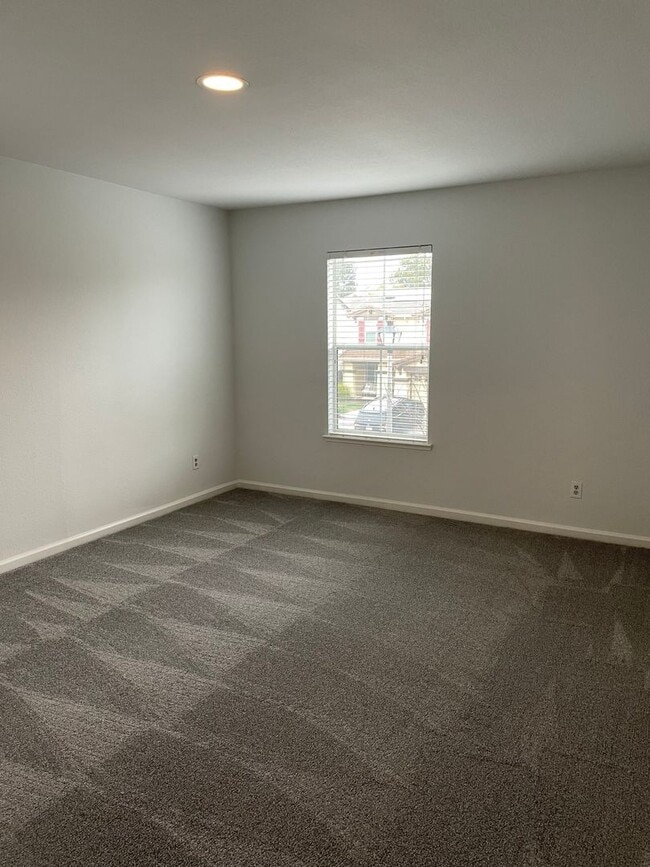 Building Photo - LARGE TWO STORY HOME IN ROCKLIN WITH 4 BEDROOM PLUS DEN & BONUS ROOM
