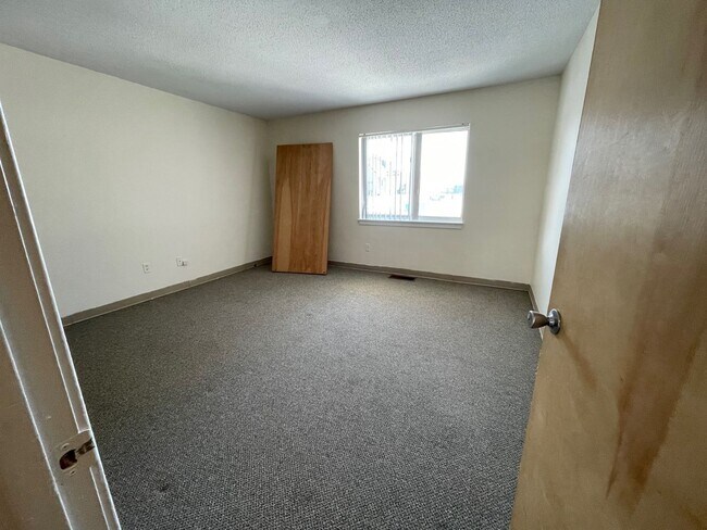 Building Photo - 2bed/1.5 bath in Brighton