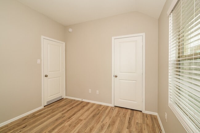 Building Photo - 19077 Sonora Chase Dr