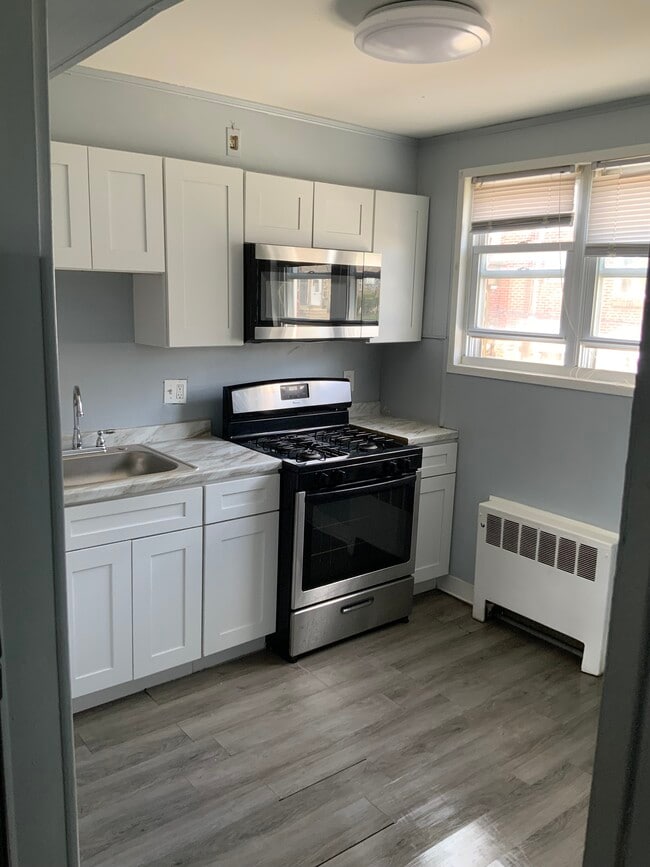 Building Photo - 6254 Everett Ave