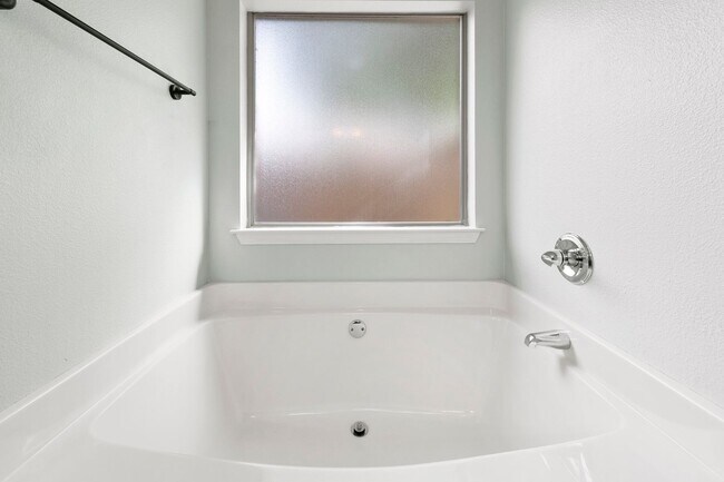Building Photo - Luxury home in a premier neighborhood!