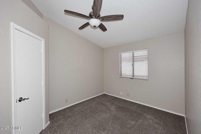 Building Photo - 4331 E Siesta Ln