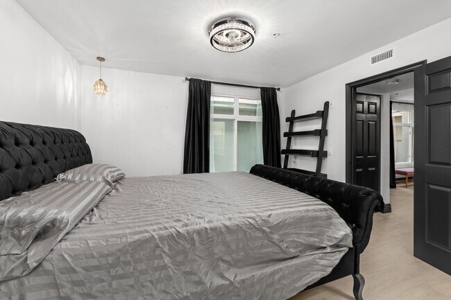 Building Photo - Stunning & fully upgraded 1BR/1BA residence in the heart of Little Italy