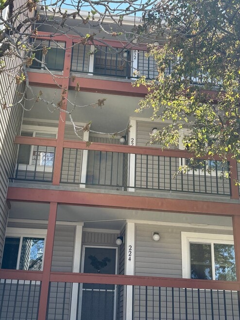 Building Photo - 8625 Clay St