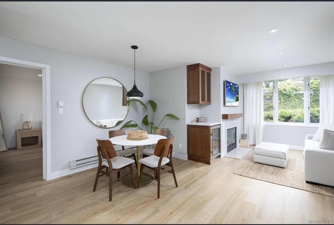 Building Photo - "Chic Beachside Living: 1-Bedroom Retreat ...