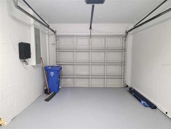 Building Photo - 13334 Ashbark Ct