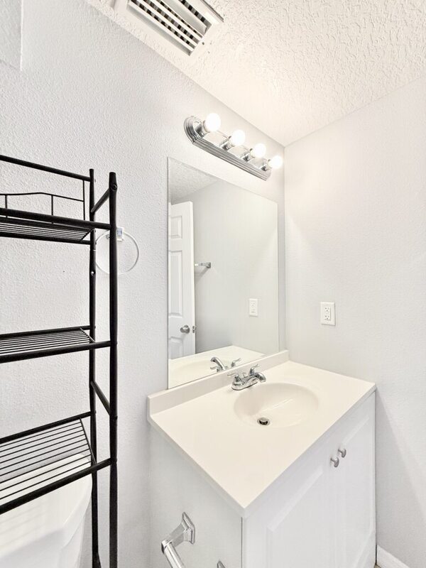 Building Photo - 425 F St