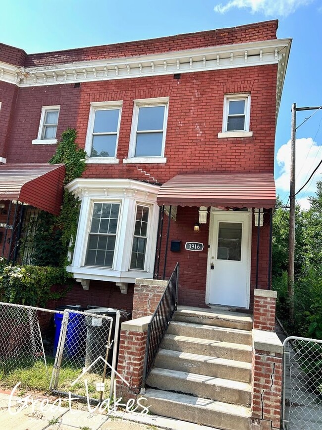 Primary Photo - Lovely 4 Bedroom 2 Bathroom now available ...