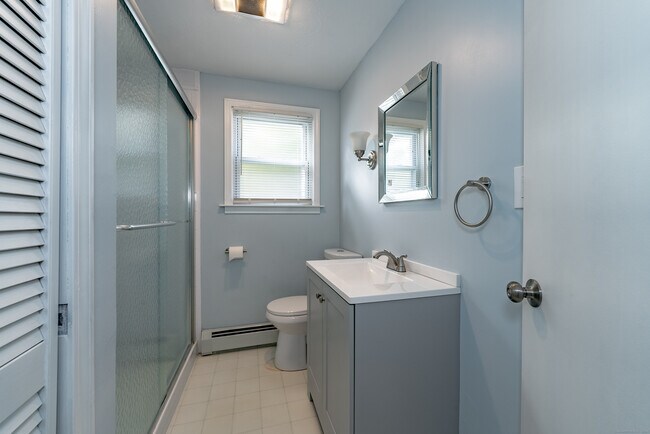 Building Photo - 14 Alaimo Dr