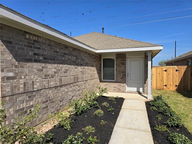 Building Photo - 28747 Bottom Grass Trl