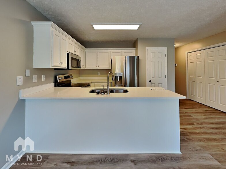 Building Photo - 721 Wildwood Dr