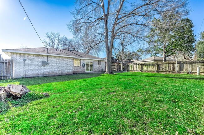 Building Photo - 15006 Wellman Ln