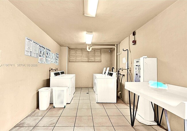 Building Photo - 10875 SW 112th Ave