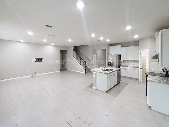 Building Photo - 12657 Promenade Estates Blvd